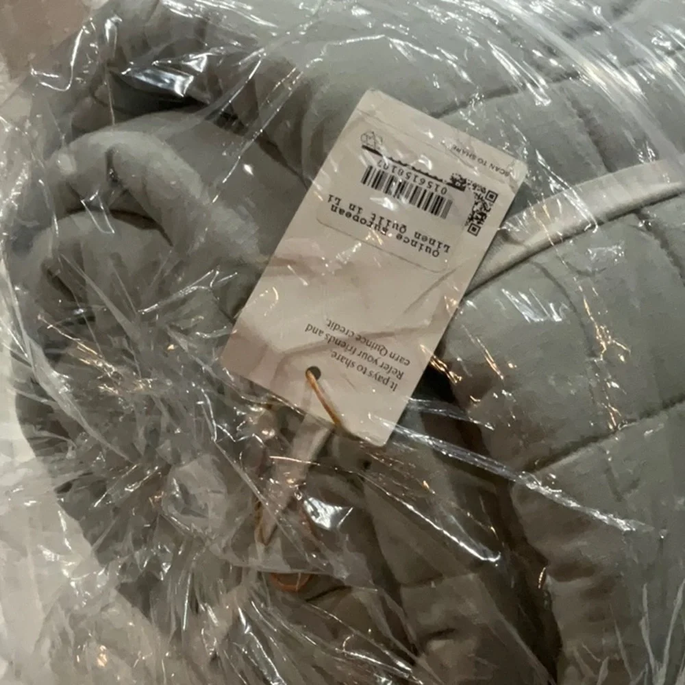 NEW QUINCE Luxurious Bamboo Sage Green Comforter